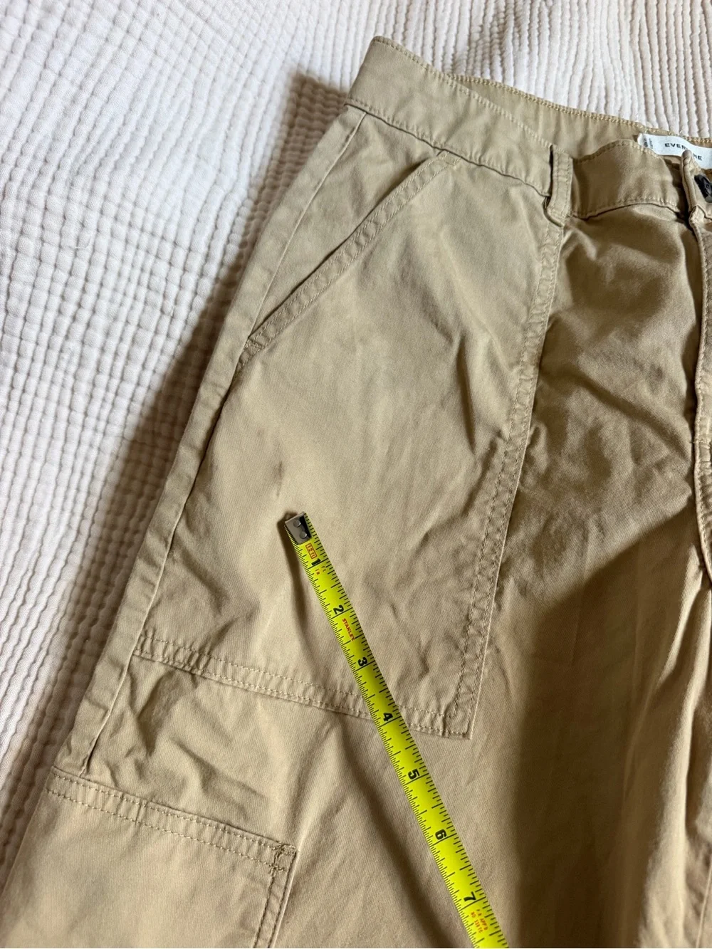 Everlane Khaki Utility Cargo Pants. Size 6.